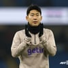 '눈물 흘린' 손흥민, '허리 부상' 예상보다 심각한가... 뉴캐슬전 출전 오리무중, 토트넘 감독 "계속 지켜본다" 고민