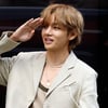 "SDT 충성!" 방탄소년단 뷔, 軍 입대 앞두고 스태프에 '감동'