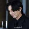 옅은 미소 짓는 유아인[★포토]