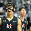 허훈, 블랙마스크 투혼→화려한 복귀쇼! KT, KCC 8연승 '가뿐히' 저지했다... 만원 홈 관중에 올해 마지막 승리 '선물' [수원 리뷰]