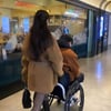 송지은♥박위, 역할 분담 확실한 커플 "휠체어 밀기 달인"