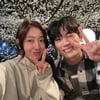박신혜, 박형식과 밀착 셀카..퉁퉁 부은 눈에도 빛나는 미모[스타IN★]