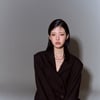 '군자 제니' 허시원, 강렬한 레드 스타킹→시크美..새 프로필 공개