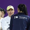 [포토] 강성형 감독 축하하는 김연경