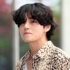 'SDT 흑복 입은' BTS 뷔, 목표물 명중..軍서도 빛나는 존재감