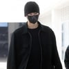 차은우, 올 블랙 공항룩..故문빈 1주기 추모 속 조용히 출국 [스타이슈]