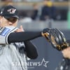 'ABS 불만 폭발' 류현진, 김광현 키즈 상대 KBO 100승 도전... '타율 0.362' 천적 최정도 기다린다