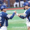 [포토] 김주원 적시타에 전상렬 아빠미소