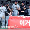 '클래스는 영원' 김경문 감독 복귀전→통산 897승 달성, '용병술이 통했다'... 한화, KT에 8-2 대승 [수원 현장리뷰]