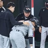 [포토] 황태자 챙기는 김경문 감독