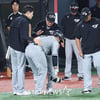 [포토] 최재훈 '벤치 클리어링 간신히 참았다'