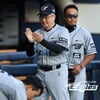 한화 김경문 감독 '친정팀 두산-제자 상대' 900승 대기록 썼다! 역대 6번째, 바리아 첫 QS로 승리 선물 [잠실 현장리뷰]