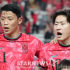 [포토] 이강인 '애국가를 군가 부르듯'