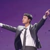 방탄소년단 진, 태평양 어깨→허그·먹방 '팔색조 매력'..'2024 BTS FESTA' 스케치 열광의 현장