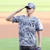 [포토] 호국영령을 위해 경례 '오직 조국'