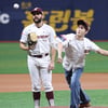 [포토] 하성운 '다승왕 헤이수스가 반했어'