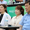 허구연 총재, 김예지 의원·장미란 차관과 시각장애인 중계 음성 지원 서비스 체험