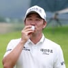 '생애 첫 알바트로스→복통 호소' 강경남, 결국 공동 2위로 3R 마무리... 역전 우승 노린다 [KPGA]