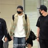 '과잉 경호 논란' 변우석 입국..아수라장 없었지만 팬들 열광[종합]
