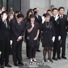 故 현철 발인 '배웅하는 동료들'[★포토]
