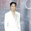 '리볼버' 감독 "이정재, 거절한 A 배우 대신 특별출연 자처" 깜짝 비화 [스타현장]