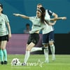 [포토] 다니엘 '안정된 학익진 시축'