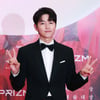 송중기, 잘 나가는 이유 있네..'빈센조' 유재명 위해 '행복의 나라' GV 출격 [공식]