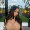 제시, '복수박' 같은 王 볼륨감..'싱가포르 워터밤' 제대로 찢었다