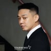 [속보] '마약 투약' 유아인, 징역 1년 선고·법정 구속