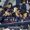 롯데 5강 희망 아직 안 끝났다! 엘롯라시코 연장 혈투 끝에 2-1 역전승 '3연패 탈출' [잠실 현장리뷰]