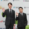 신현수-정다형 감독 '사이 좋게 손인사'[★포토]