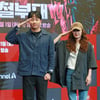 경례하는 '강철부대W' 신재호 PD-강숙경 작가[★포토]