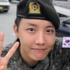 '병장 조교' 제이홉 미담 터졌다..동기 MT 비용 전체 지원 "고생했다"