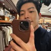 '신민아♥' 김우빈, 각도 무시하는 무결점 비주얼