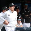 '수비 방해? 장성우! 들어와' 이강철 KT 감독 분노 폭발, 타자 철수 지시까지 [WC2 현장]