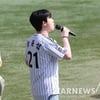 [포토] 잠골버스 정윤섭의 감미로운 애국가