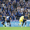 '강등 대위기' 인천 팬들, 야유 대신 응원가 부른 이유... 고등학생 팬 "우리는 생존왕, 아직 4경기 남았다" [인천 현장]
