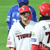 '홈런 착각' 민망 세리머니, 모두가 놀려도 KIA 작은 거인은 웃었다 "그걸로 분위기 띄웠다, 어린 선수들 긴장했었는데..." [영상]
