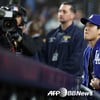 '와' 오타니, 영어로 어깨 다친 뒤 '단체 대화방' 직접 메시지 남겼다→WS 3차전 출격하자마자 출루+득점까지!