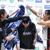 '꼴찌→우승후보' BNK 파죽의 2연승, '김단비 원맨쇼' 우리은행 꺾었다... 박혜진 첫 친정 방문