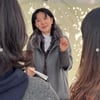 이영애, 아들 학교 바자회 '완판요정'..화장기 없이 수수한 얼굴