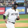'KT 초비상' 꼴찌→가을야구 이끈 효자 외인, 日 NPB가 '또' 노린다... ML 한 팀도 합류