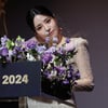 [포토] 장현정 아나 '은빛인어의 헤어 정리'
