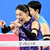 '해냈다' 흥국생명 구단 사상 첫 14연승! '김연경+투트쿠 30점' 대폭발... IBK기업은행 4연패[화성 현장리뷰]