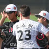 [포토] 오스틴 '상품권이야? 현금이야?'