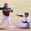 [포토] 김선빈 '어서 오슈 재환성'
