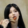 [★포토] 예지의 최애 야식? 닭강정이죠~