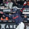 밀어쳐서 '아파트 3층' 높이 넘기다니... 롯데 국대 외야수 기념비적 홈런, '1할 타율' 침묵 깰 계기인가