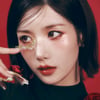 권은비, 꽃과 함께 돌아온 '섹시퀸'