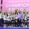 [포토] 김연경 '라스트댄스는 발 들어줘야 제맛'